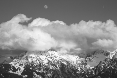 Letztes Licht und Wolkenberge über Entschenkopf und Nebelhorn